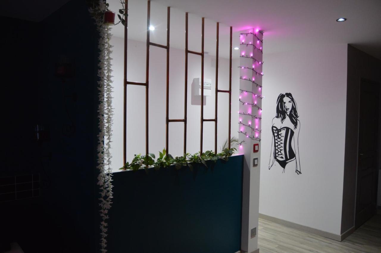 Nuit Insolite-Room Love Saint-Germain  Exterior foto
